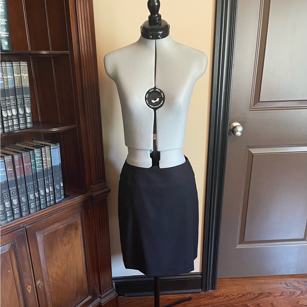 EUC Talbots Wool Blend Black Knee-Length Pencil Skirt for Work